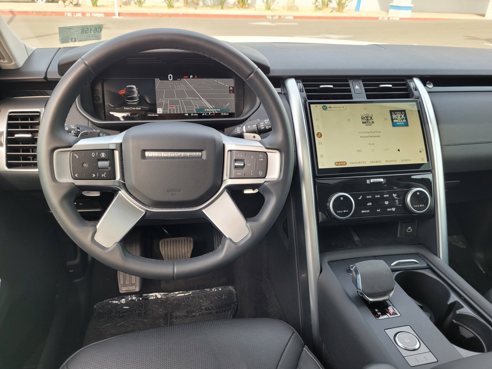 Used 2024 Land Rover Discovery S AWD/4WD image 19