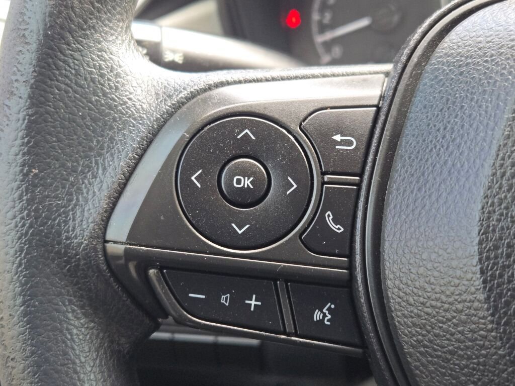 Used 2021 Toyota Corolla LE image 24