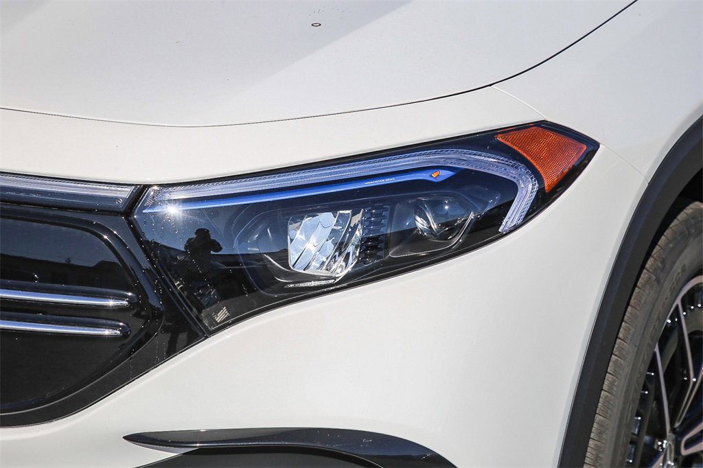 Used 2023 Mercedes-Benz EQB 350 4MATIC SUV image 7