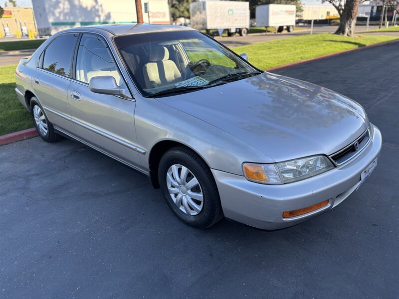 Used 1996 Honda Accord VP image 3