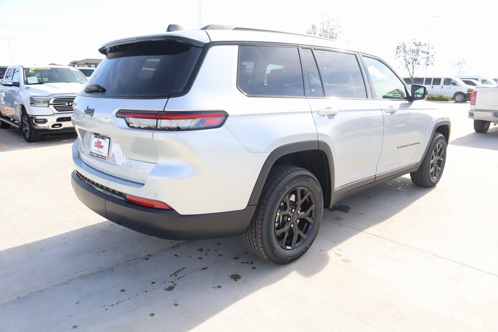 New 2025 Jeep Grand Cherokee L Altitude image 21