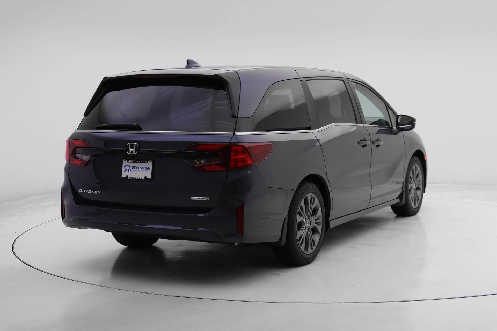New 2026 Honda Odyssey Touring image 2
