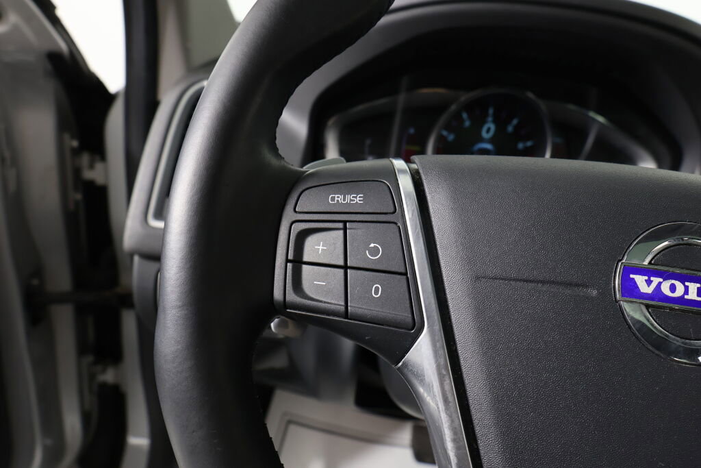 Used 2015 Volvo XC60 T6 Platinum AWD/4WD image 34