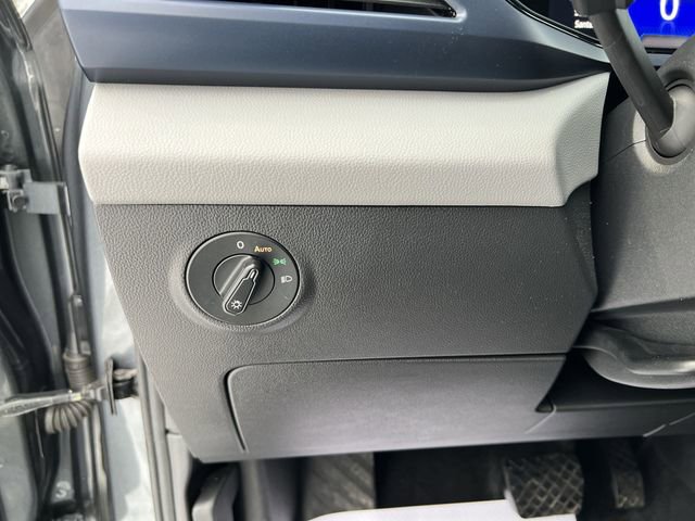 Used 2022 Volkswagen Taos SE image 19