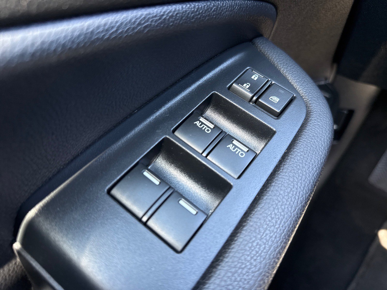 Used 2023 Honda Passport EX-L image 25