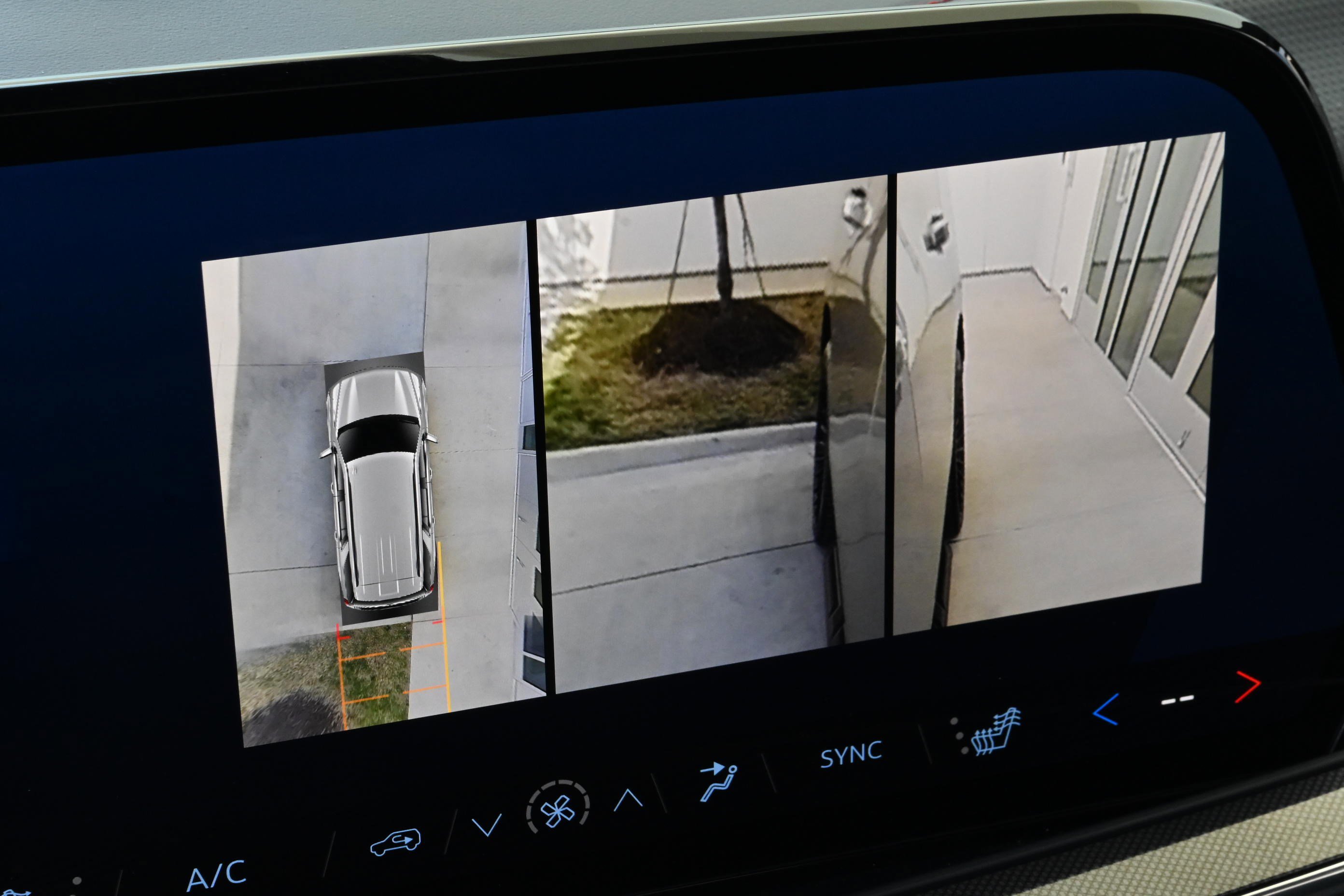 Used 2025 Chevrolet Tahoe RST w/ Comfort Package image 35