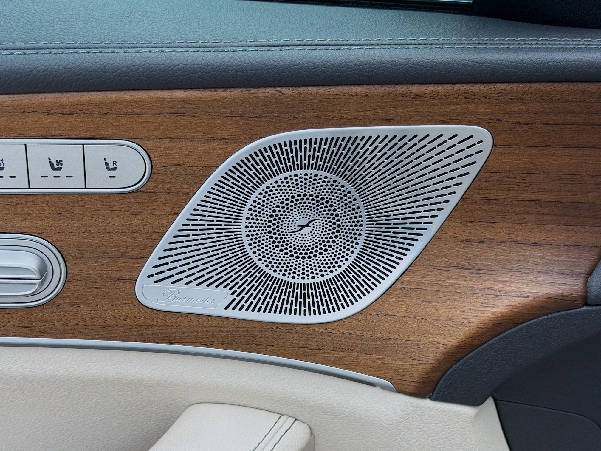 Used 2020 Mercedes-Benz GLS 450 4MATIC image 25