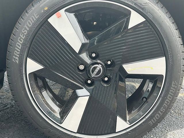 New 2025 Nissan Kicks SR w/ SR Premium Package image 26