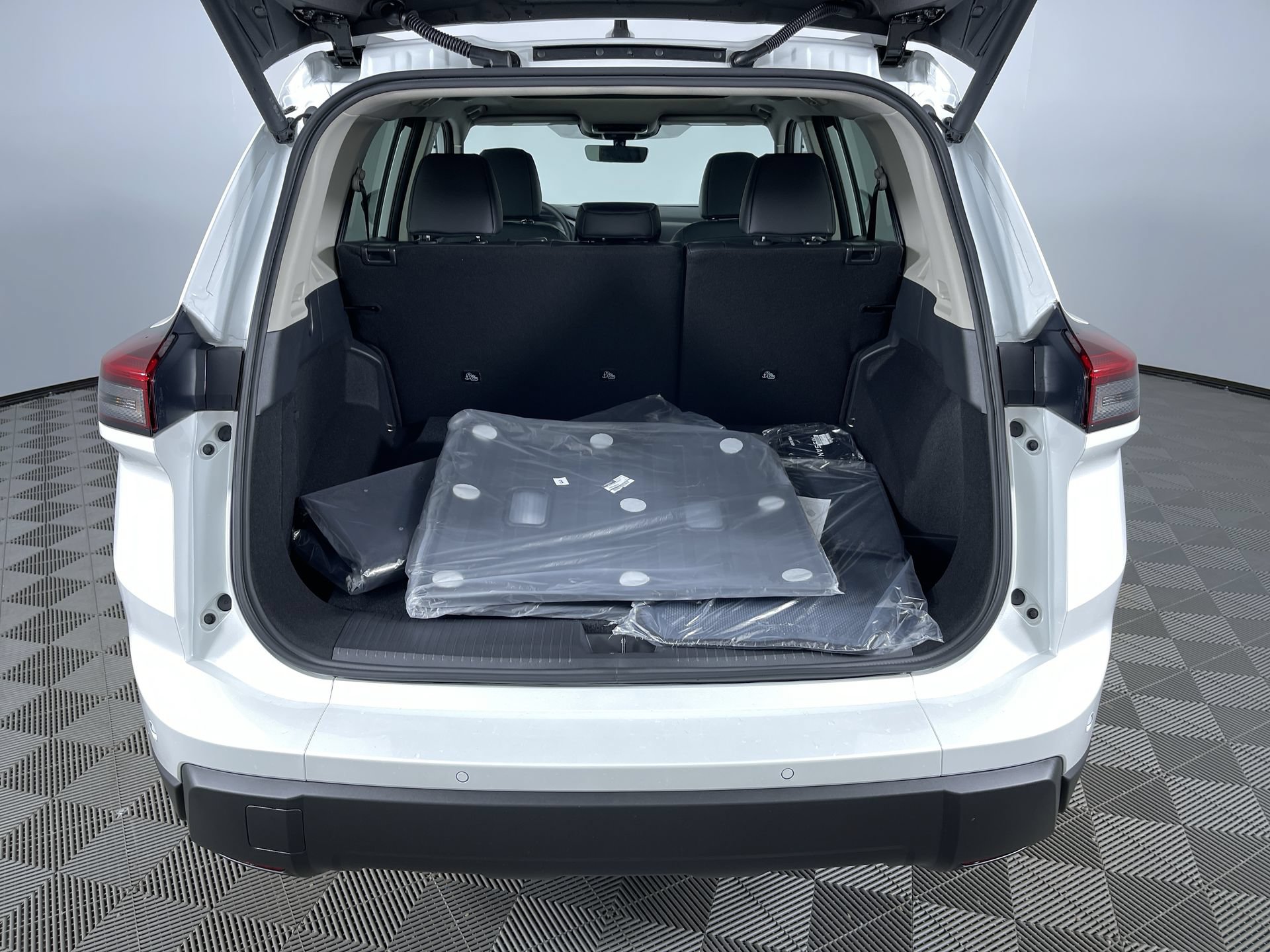 New 2026 Nissan Rogue Dark Armor AWD/4WD image 24
