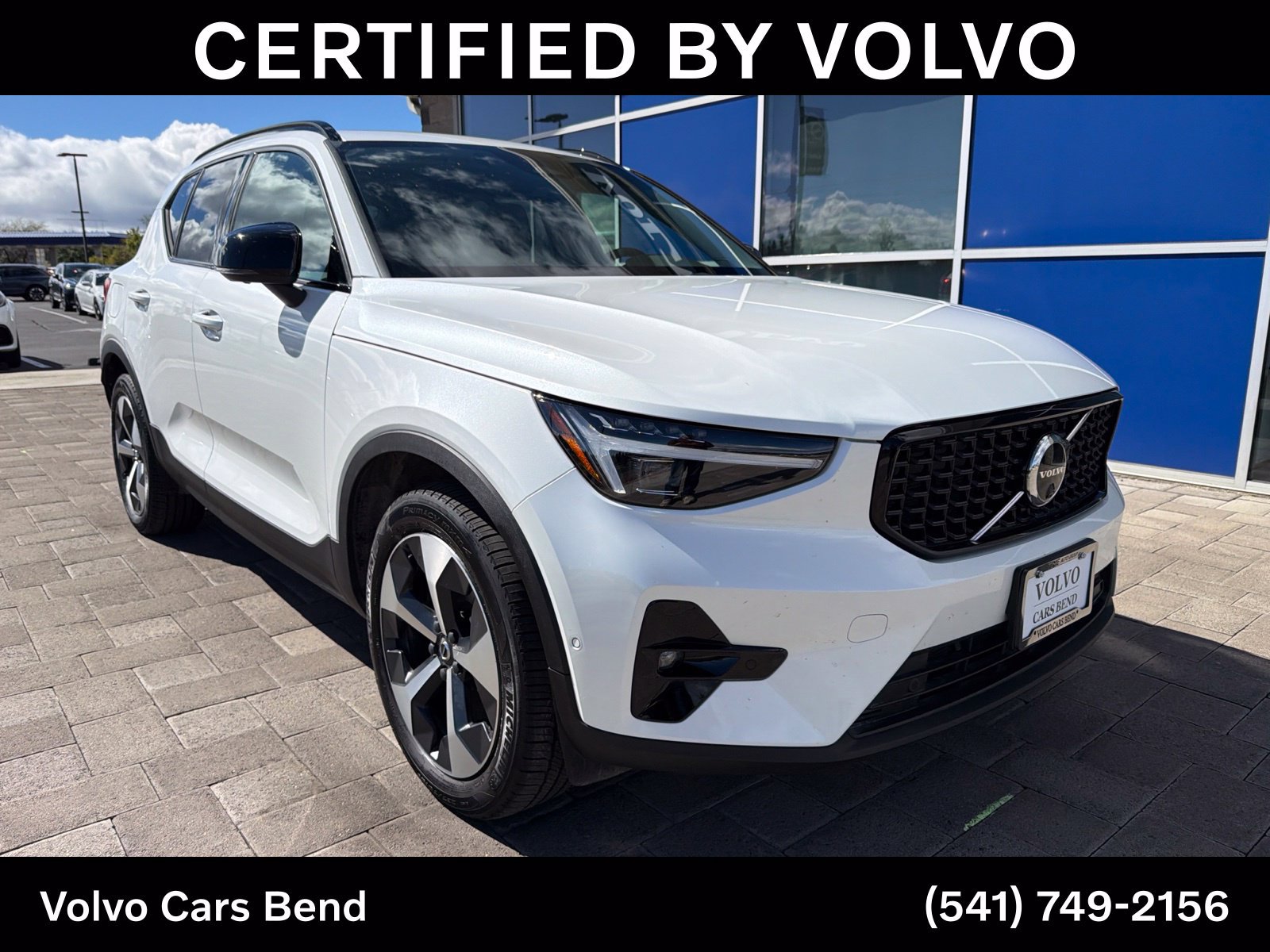 Certified 2026 Volvo XC40 B5 Plus AWD/4WD image 2