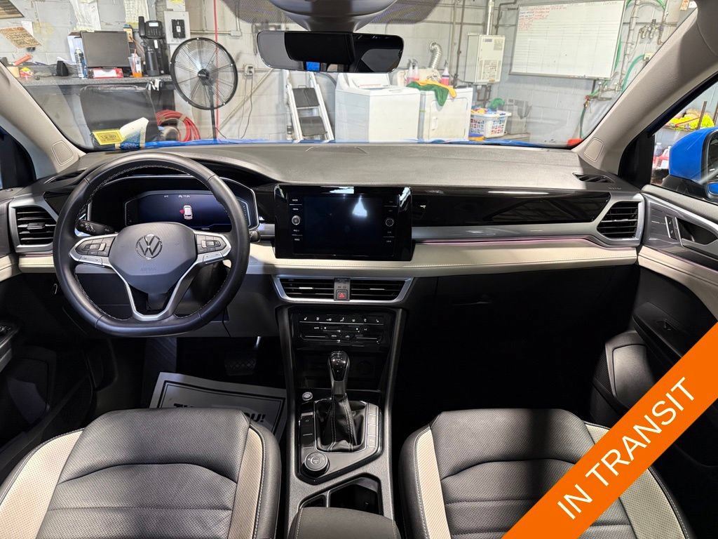 Used 2025 Volkswagen Taos SEL AWD/4WD image 5