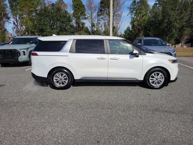 Used 2024 Kia Carnival LX image 9