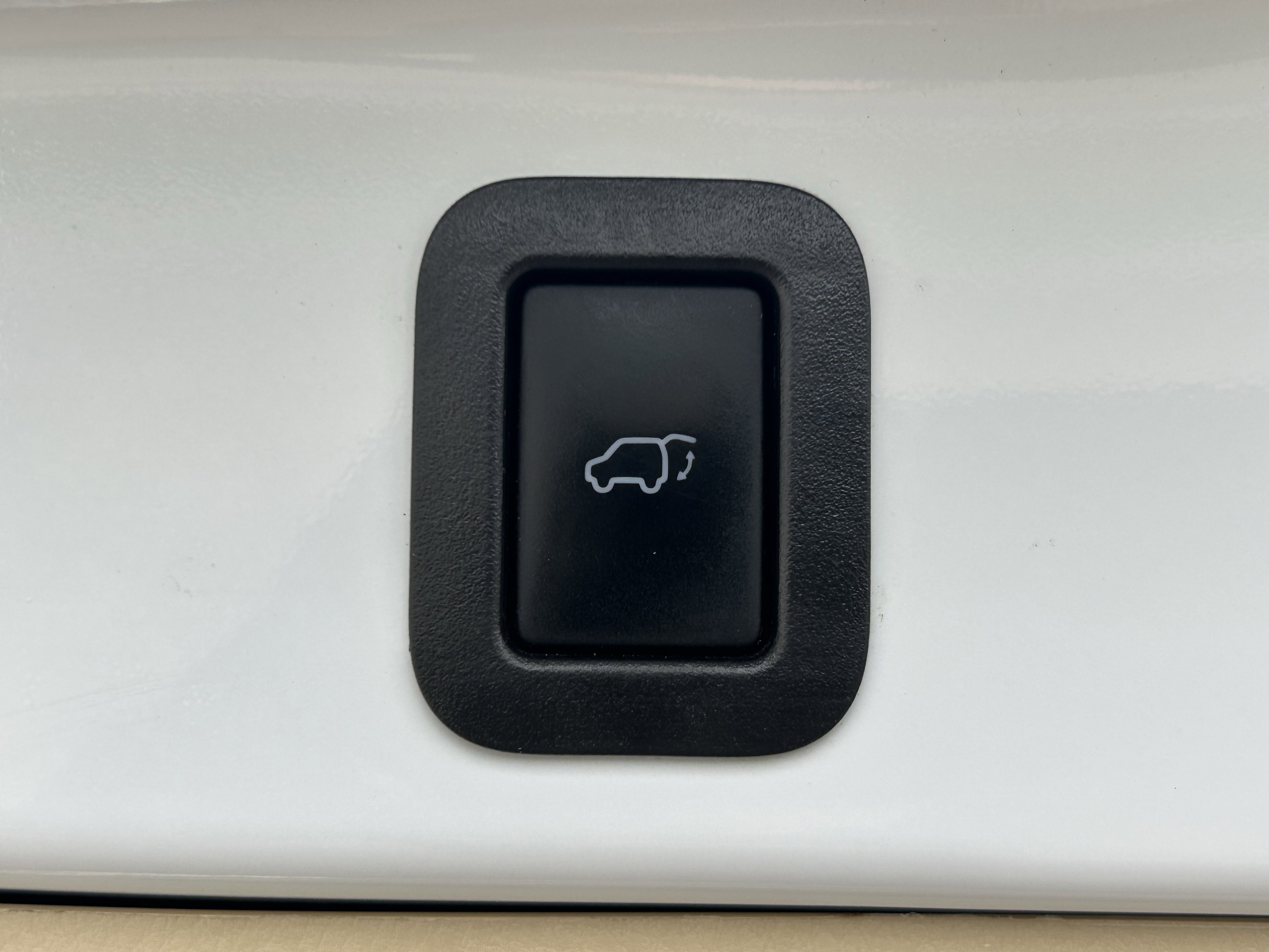 Certified 2018 Toyota Highlander XLE w/ Protection Package #3 AWD/4WD image 24