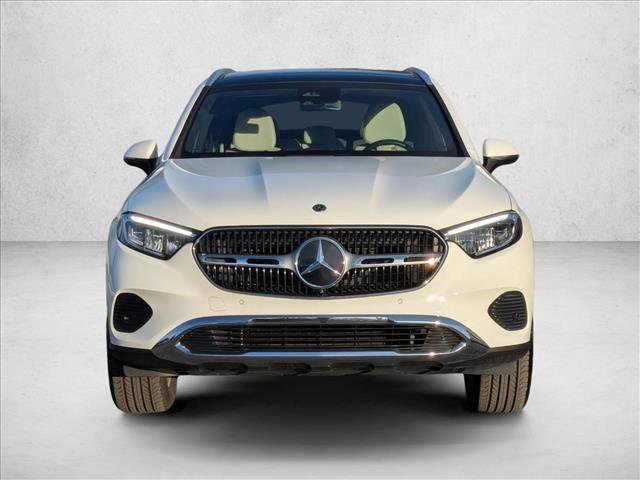 Used 2025 Mercedes-Benz GLC 300 4MATIC image 2
