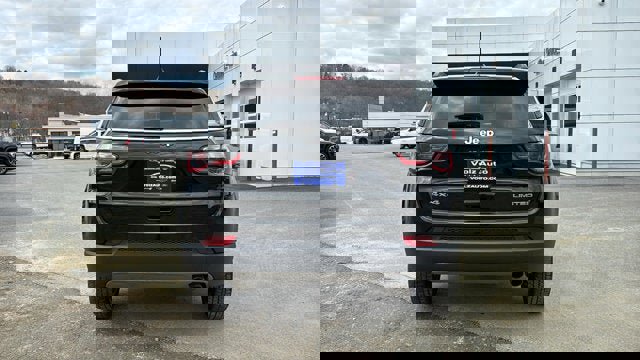 Used 2018 Jeep Compass Limited w/ Navigation Group image 7