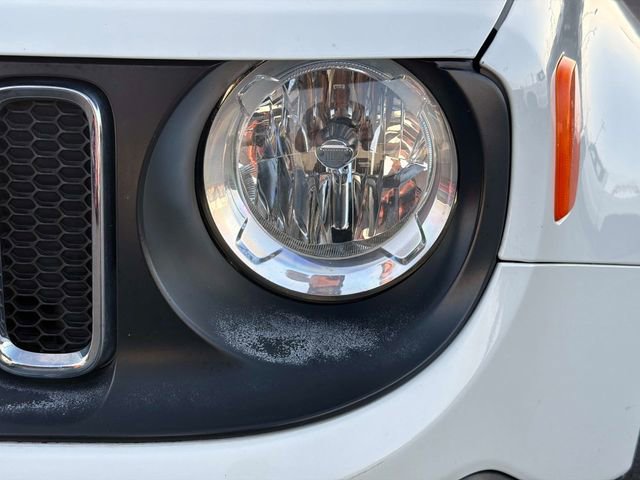Used 2018 Jeep Renegade Latitude image 9