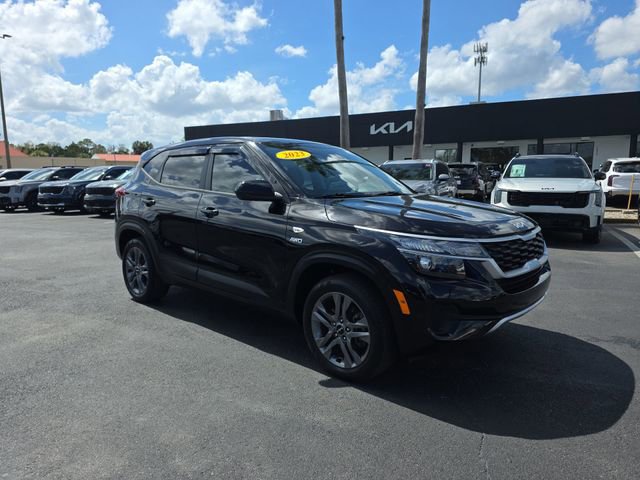 Used 2023 Kia Seltos LX image 14
