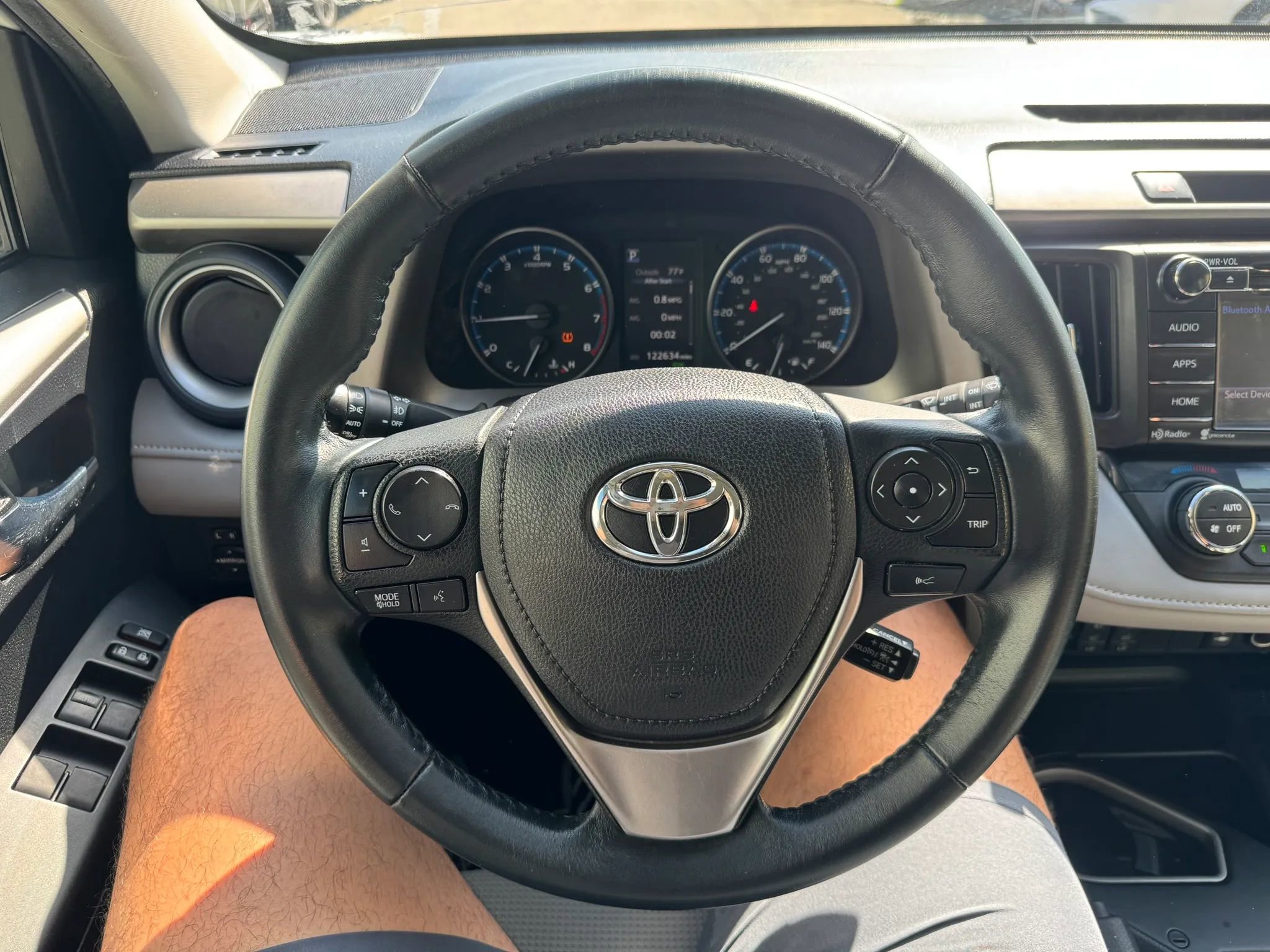 Used 2018 Toyota RAV4 XLE AWD/4WD image 14