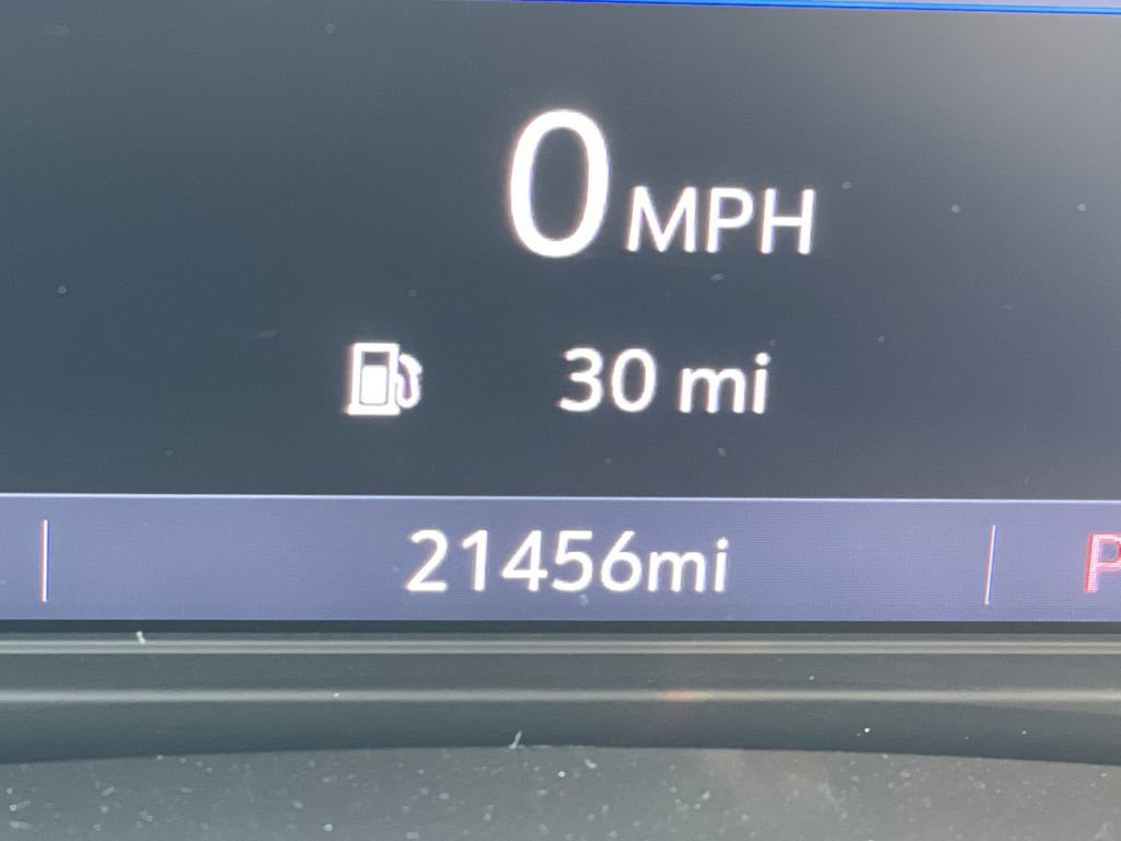 Used 2023 Buick Enclave Essence image 22