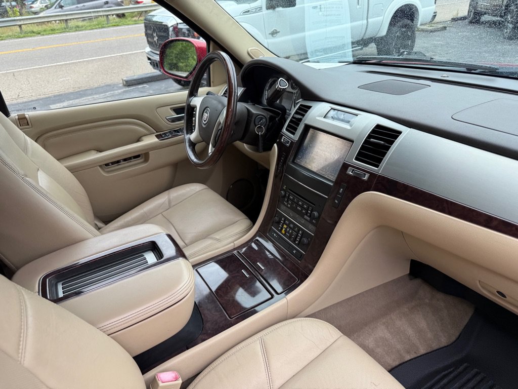 Used 2013 Cadillac Escalade Premium AWD/4WD image 64