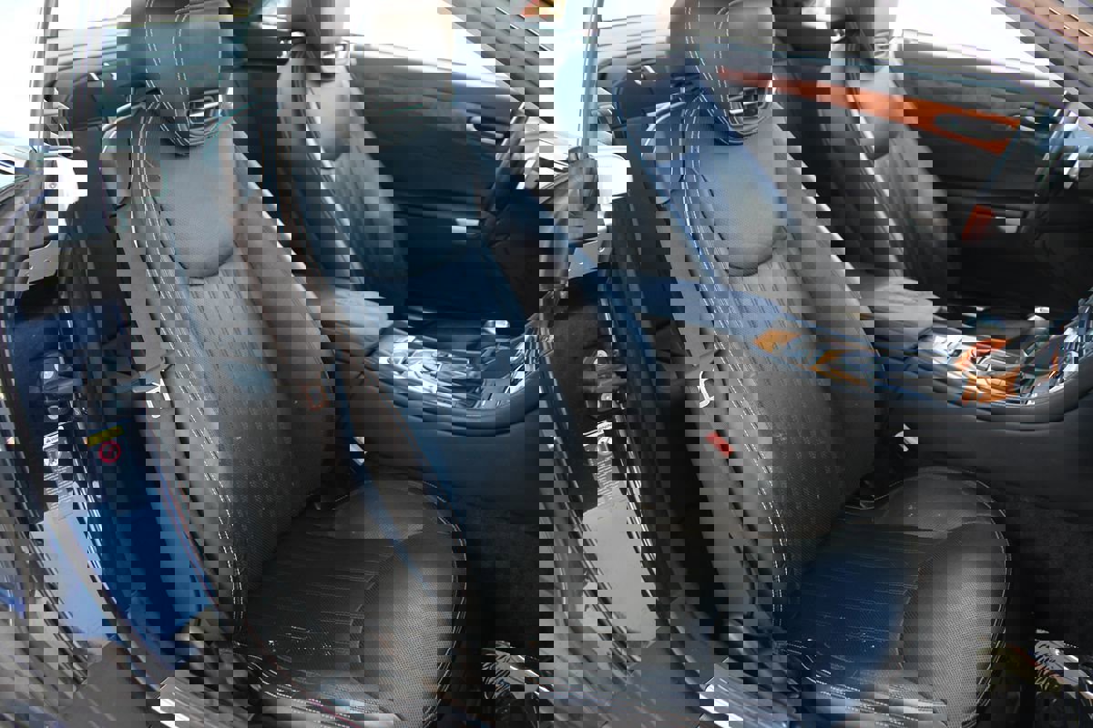 Used 2011 Mercedes-Benz SL 550 image 18