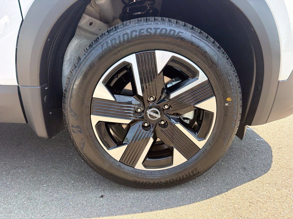 New 2026 Nissan Kicks SV w/ SV Premium Package AWD/4WD image 12