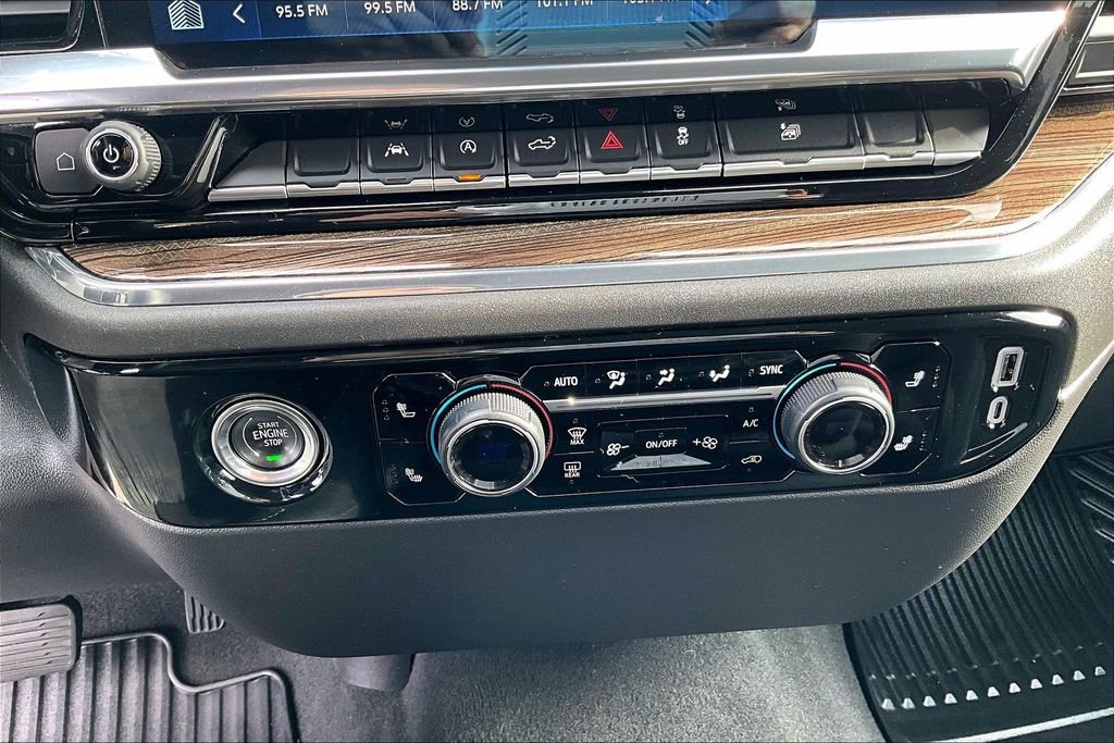 Used 2024 Chevrolet Silverado 1500 LT image 31