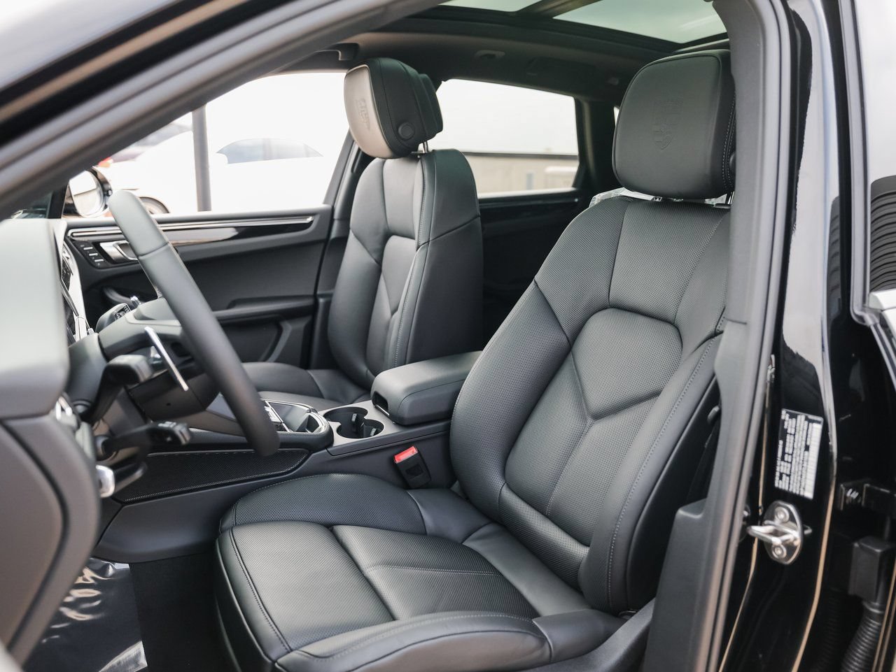 Certified 2026 Porsche Macan S AWD/4WD image 5