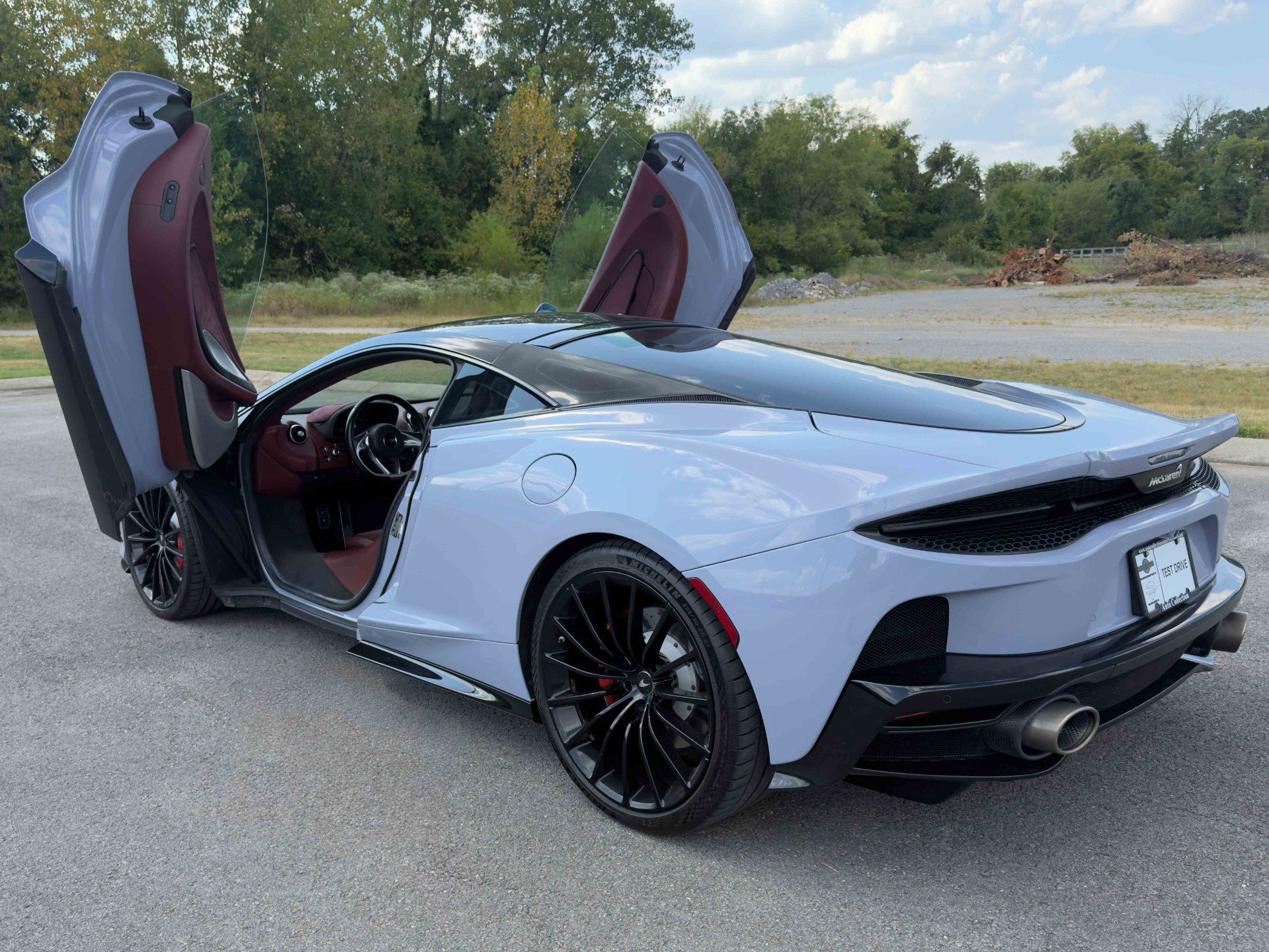 Used 2020 McLaren GT RWD image 4