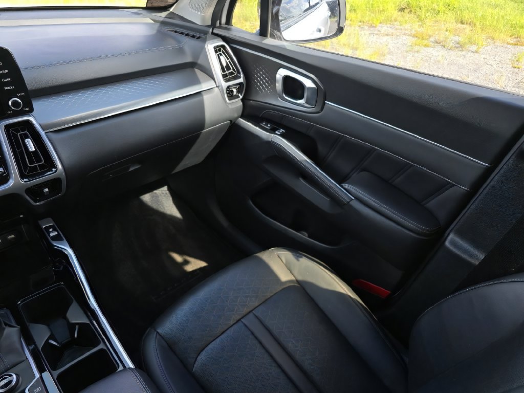 Certified 2023 Kia Sorento SX FWD image 23