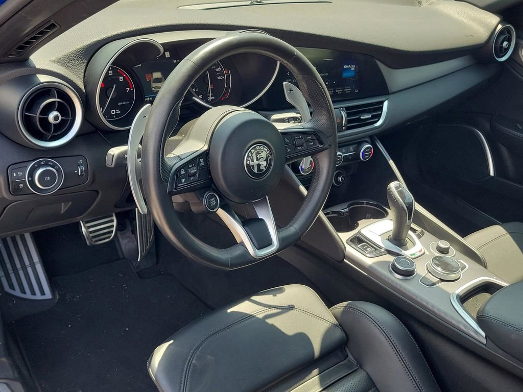 Used 2022 Alfa Romeo Giulia Veloce RWD image 27