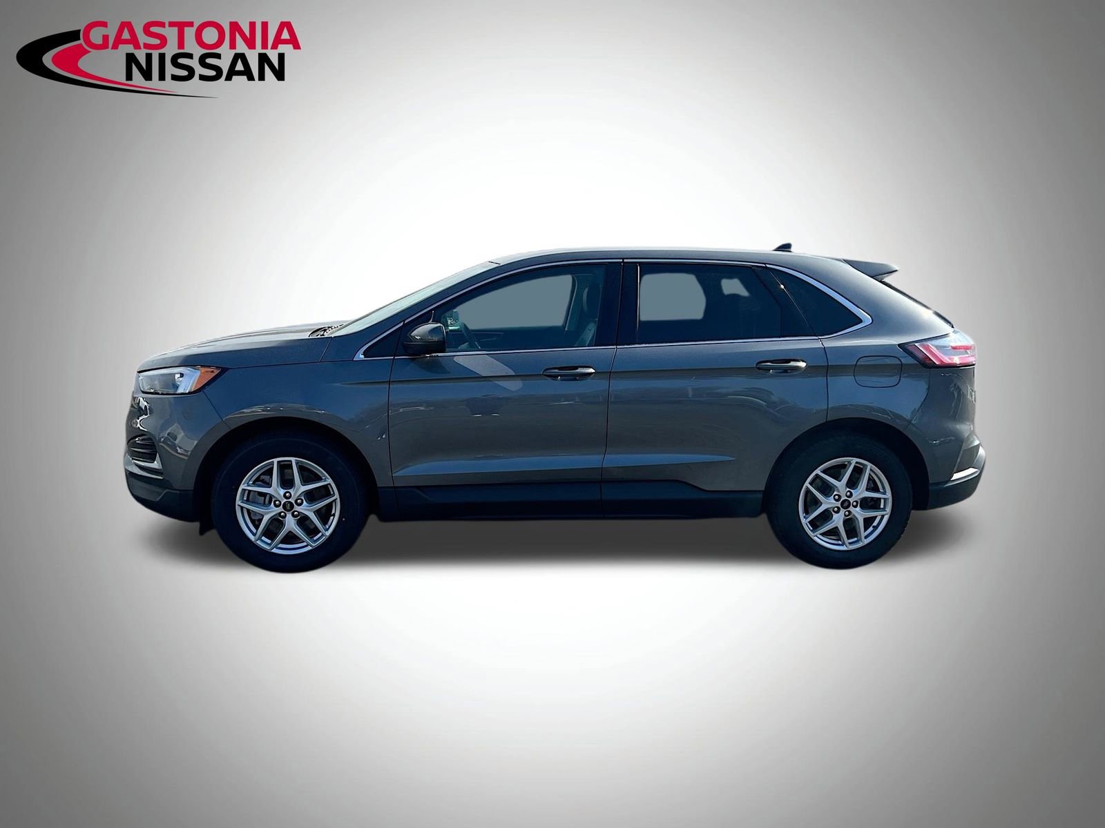 Used 2024 Ford Edge SEL image 5