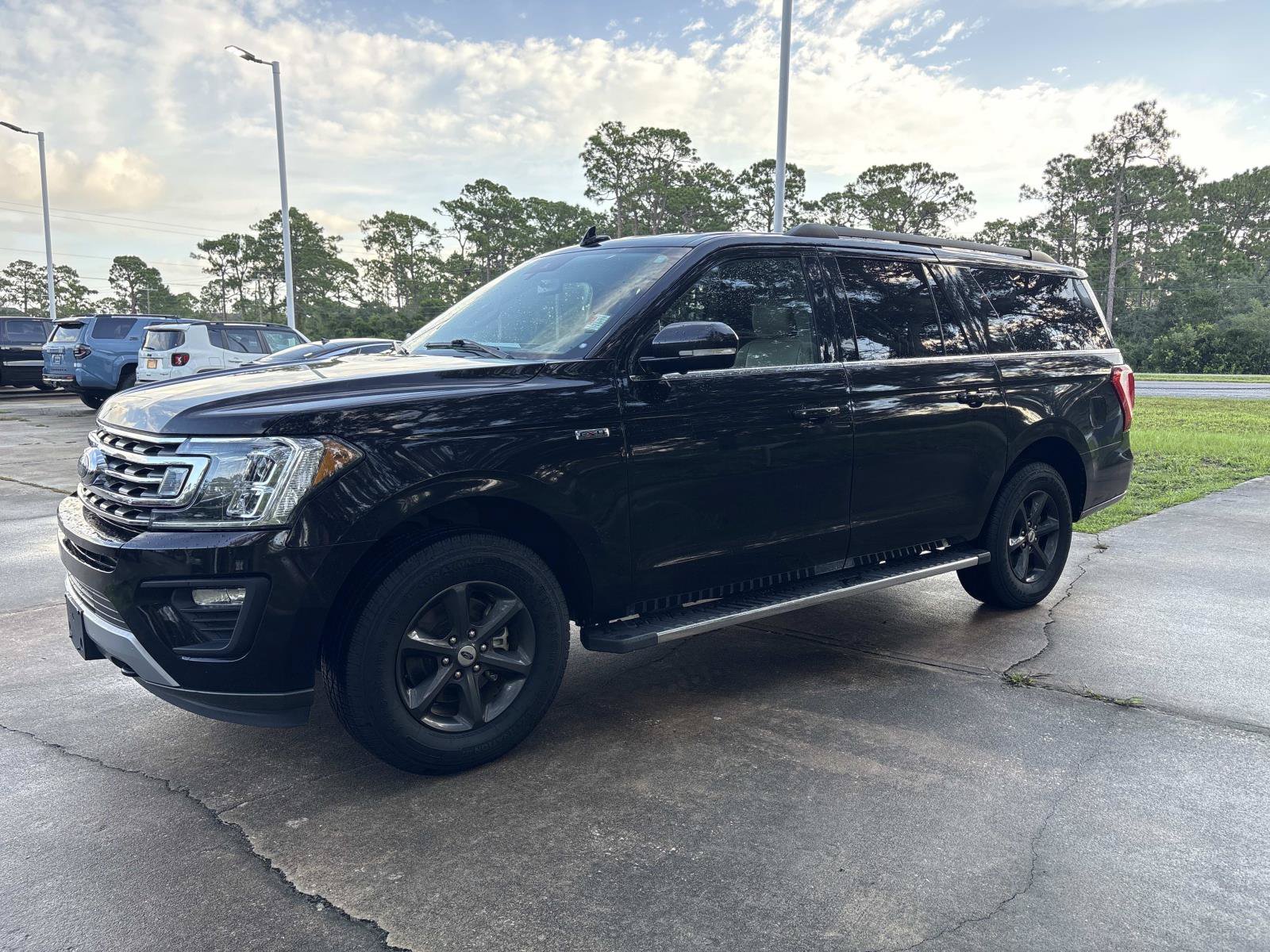 Used 2021 Ford Expedition Max XLT AWD/4WD image 7