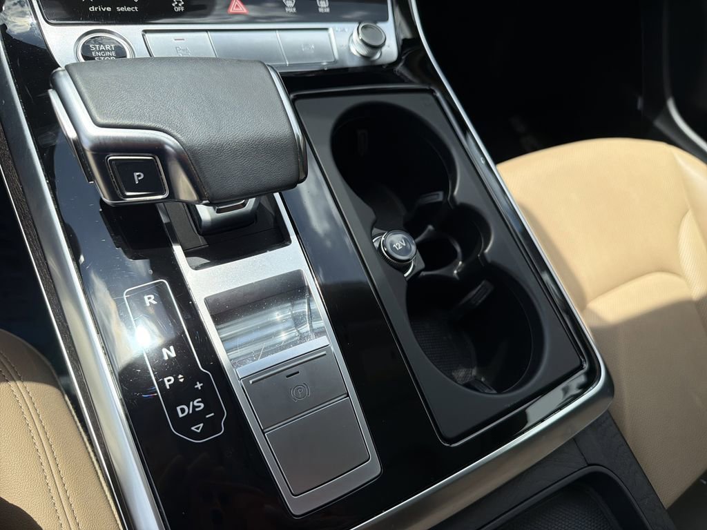 Used 2021 Audi Q8 Prestige AWD/4WD image 26
