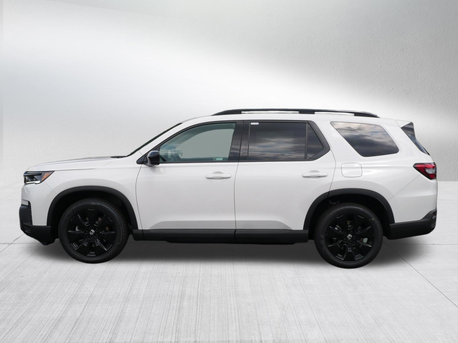 New 2026 Honda Pilot Black Edition image 4