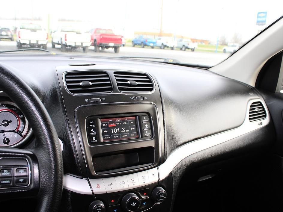 Used 2018 Dodge Journey SE FWD image 12