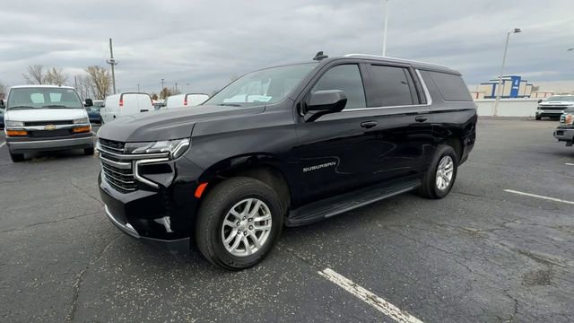 Used 2023 Chevrolet Suburban LT RWD image 4