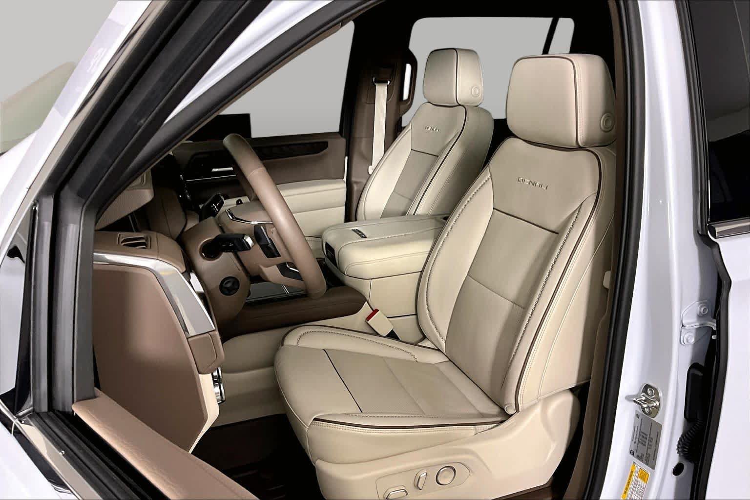 Certified 2026 GMC Yukon XL Denali w/ Sun & Power Step Package AWD/4WD image 8