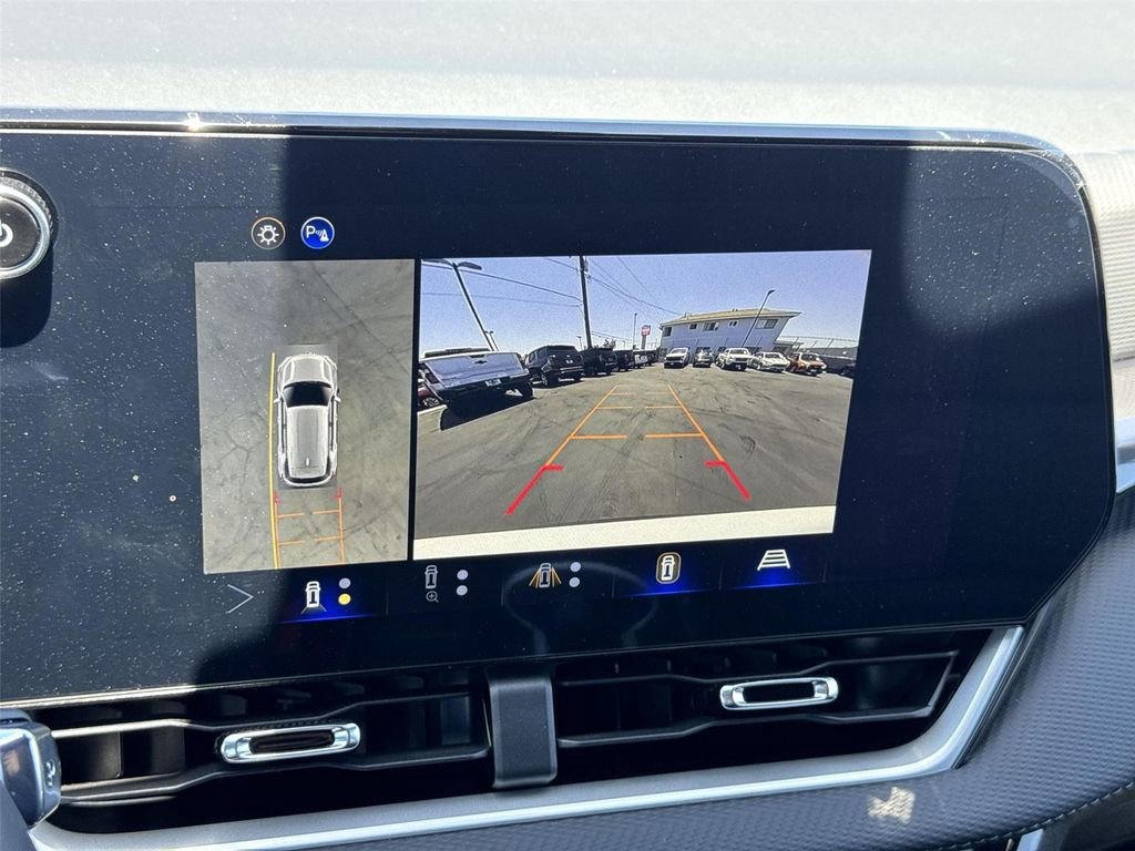 New 2026 Chevrolet Equinox LT w/ Safety and Technology Package FWD image 16