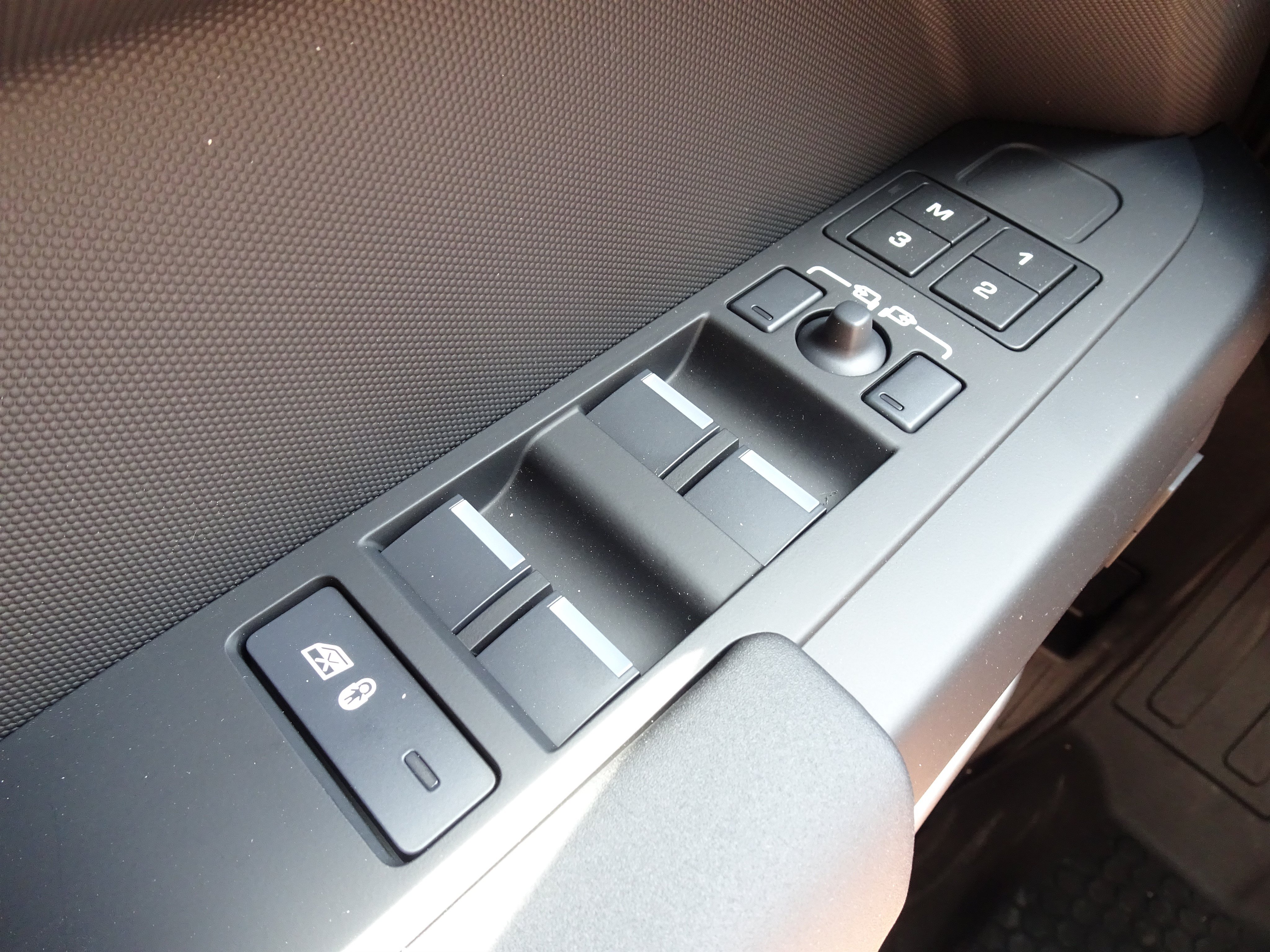 New 2026 Land Rover Defender 110 S AWD/4WD image 28