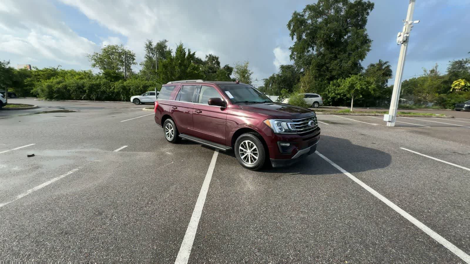 Used 2020 Ford Expedition XLT AWD/4WD image 2
