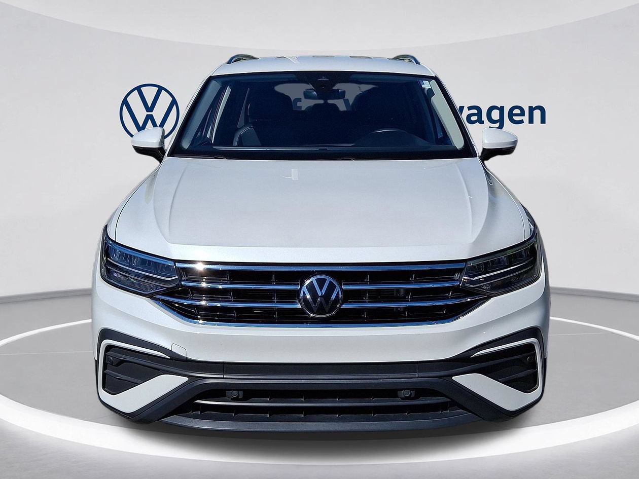 Certified 2023 Volkswagen Tiguan SE FWD image 2