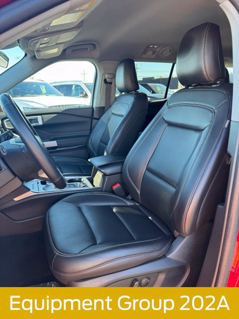 Used 2023 Ford Explorer XLT w/ Equipment Group 202A AWD/4WD image 14