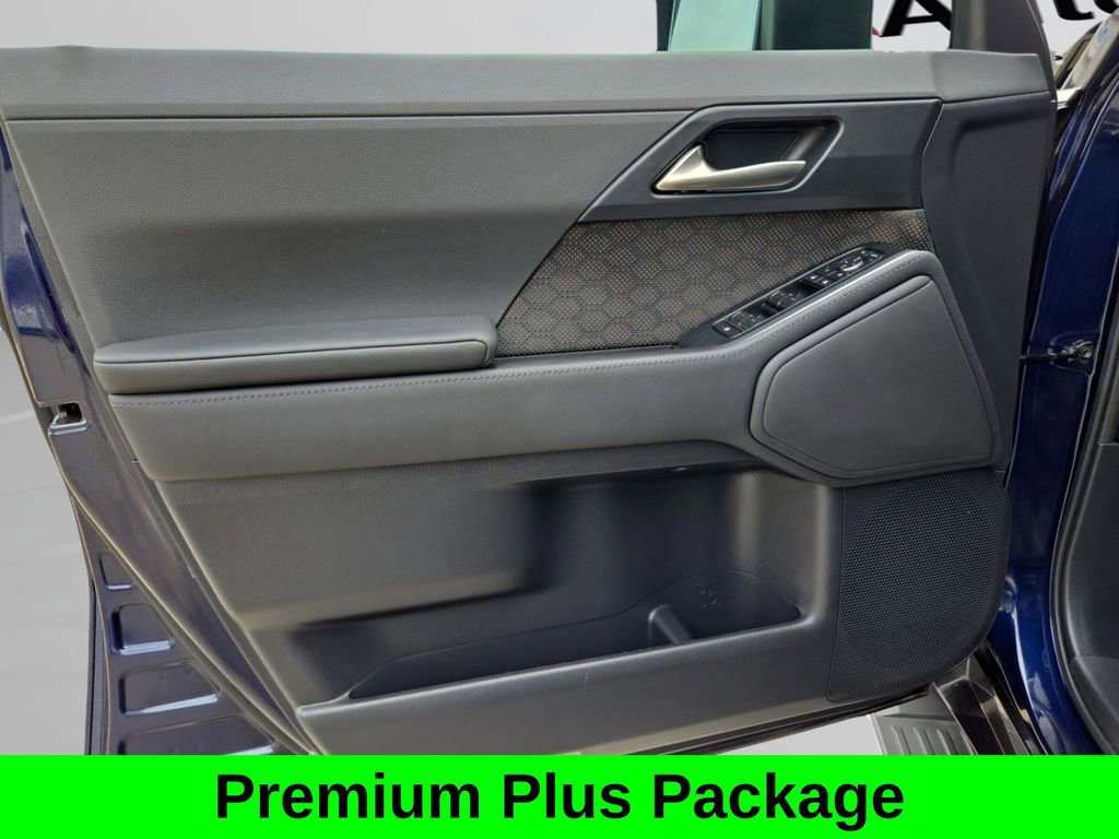 Used 2024 Lexus GX 550 w/ Accessory Package (2T) image 12