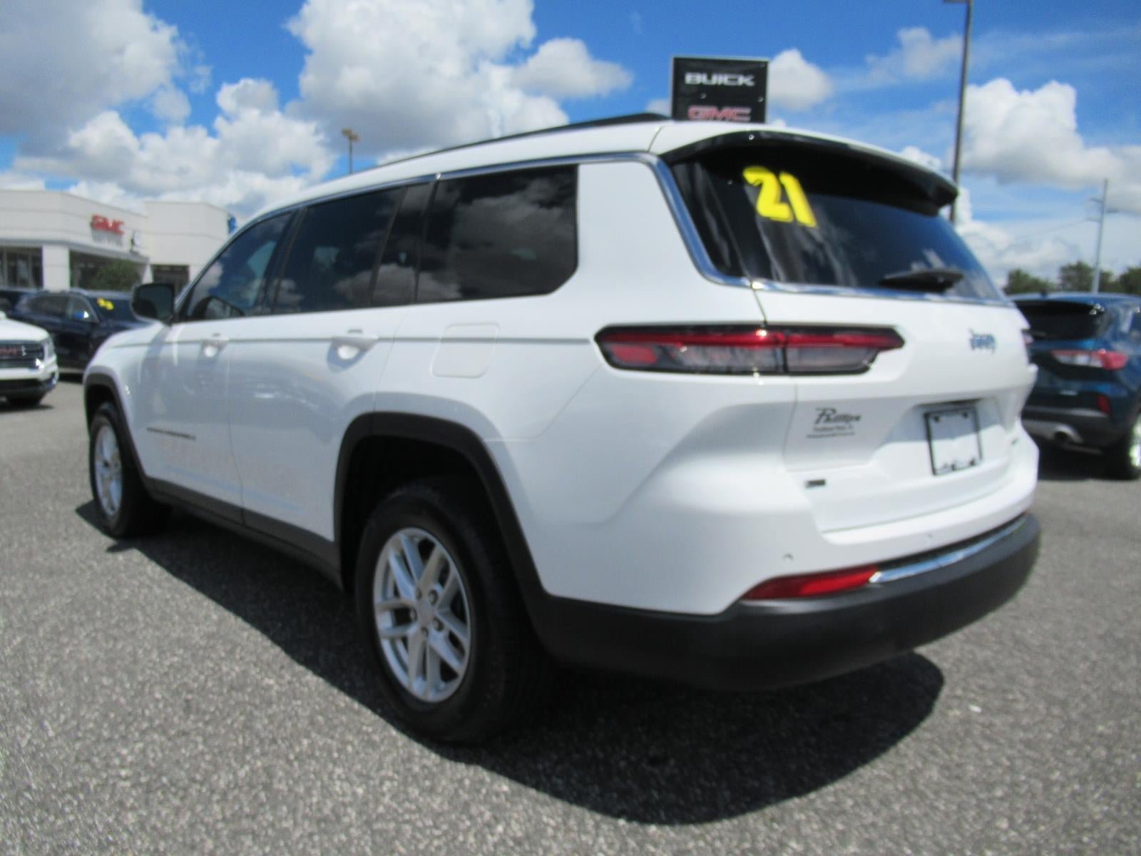 Used 2021 Jeep Grand Cherokee L Laredo w/ Luxury Tech Group I RWD image 5