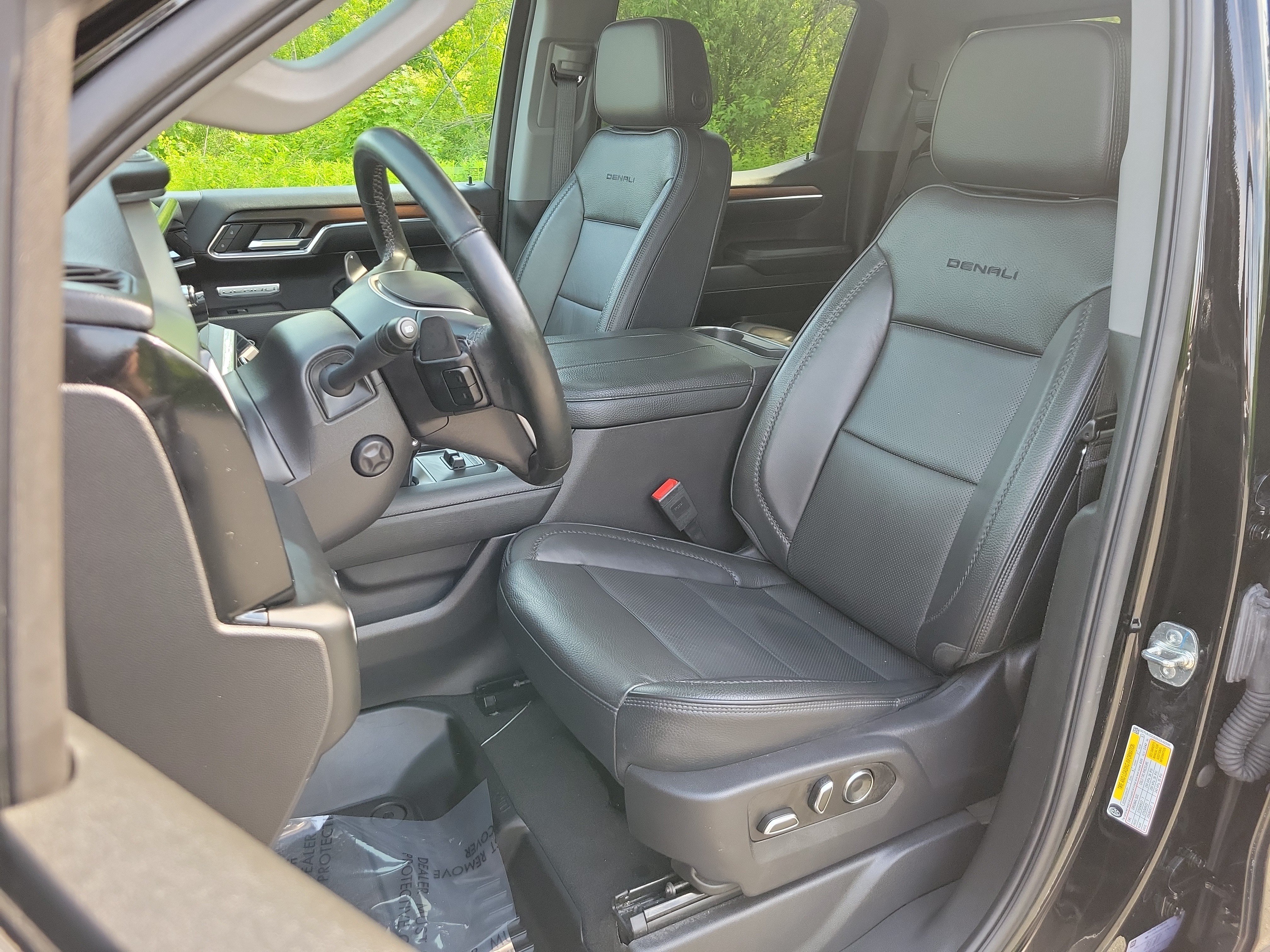 Used 2025 GMC Sierra 1500 Denali w/ Denali Reserve Package AWD/4WD image 14
