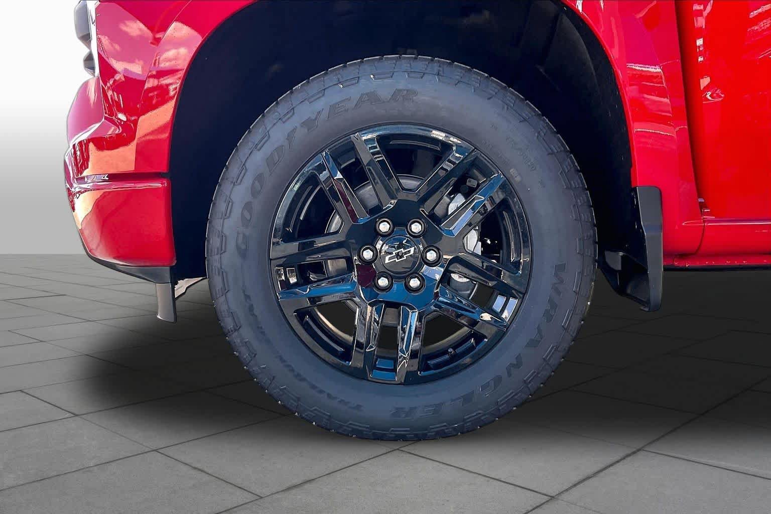 New 2026 Chevrolet Silverado 1500 Custom w/ Turbomax Blackout Package RWD image 11