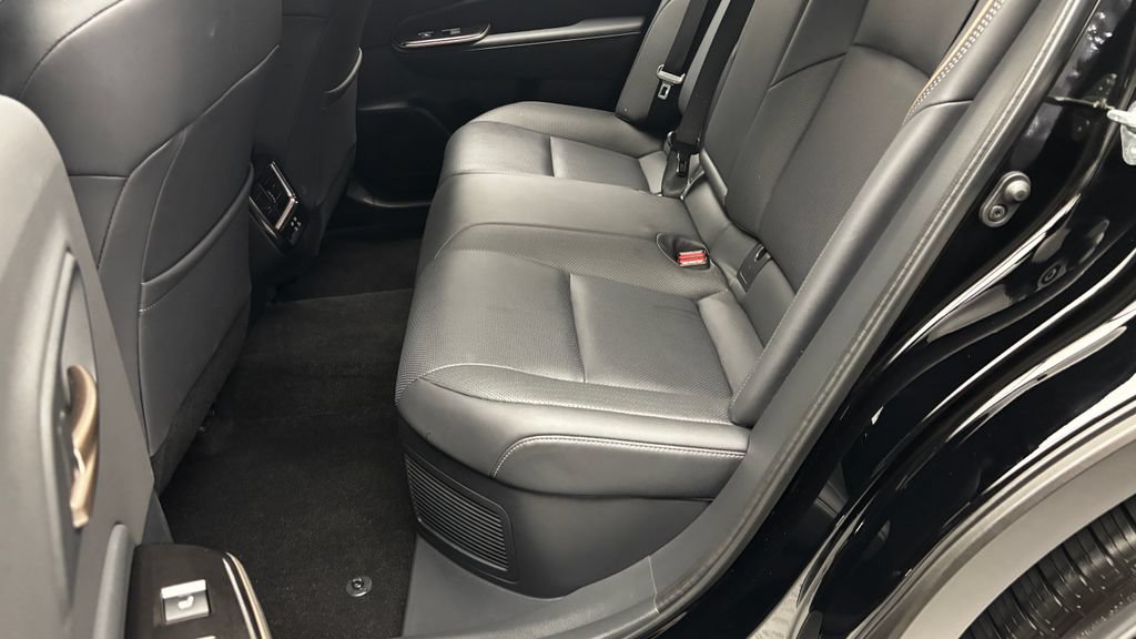 Used 2026 Toyota Crown AWD/4WD image 31