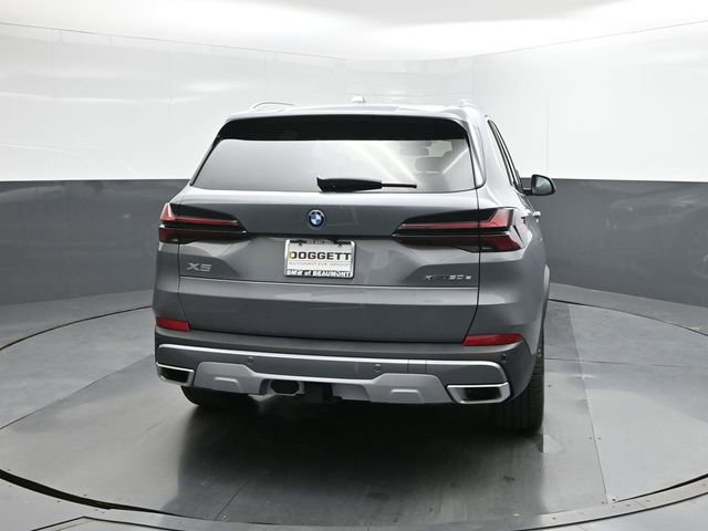 New 2026 BMW X5 xDrive50e w/ Climate Comfort Package image 8