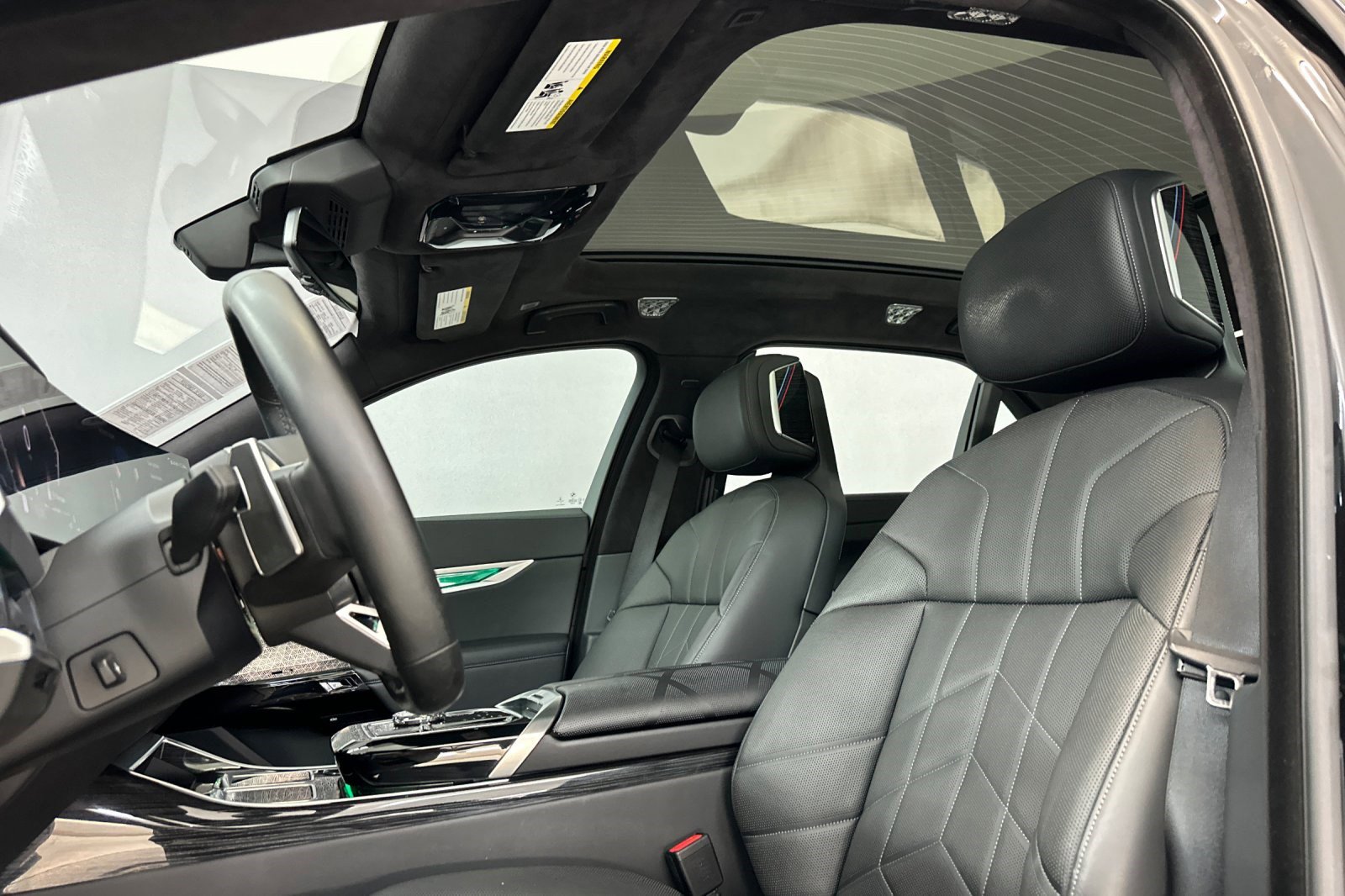 Certified 2023 BMW 740i w/ Executive Package RWD image 16